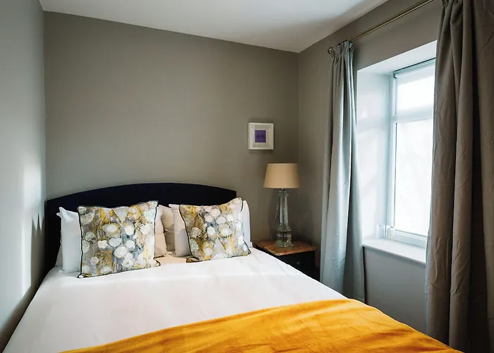 Bampton Townhouse